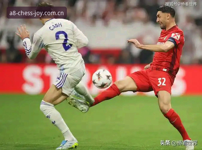 埃梅里欧联杯五冠王诞生：维拉3-0完胜弗赖堡，战术解析与数据回顾